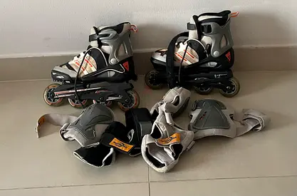 Inline Roller Skates with Protective gear Size Adjustable with accessories suitable til 7yrs old.