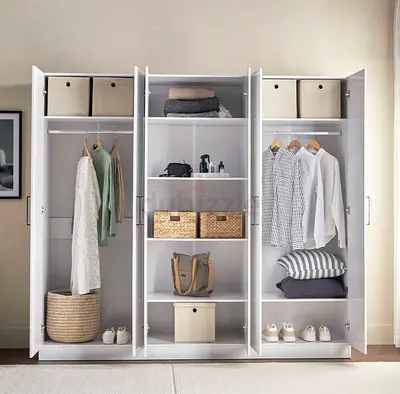 White 6-Door Wardrobe with Central Mirrors - Good Condition