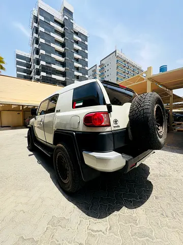 Very clean FJ cruiser - GCC