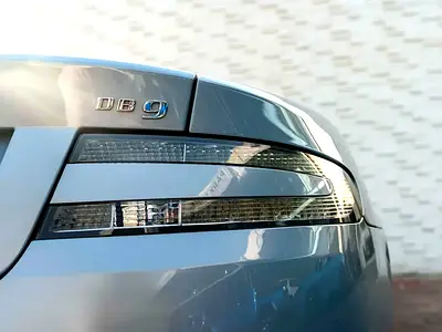 2010 Aston Martin DB9 照片 7