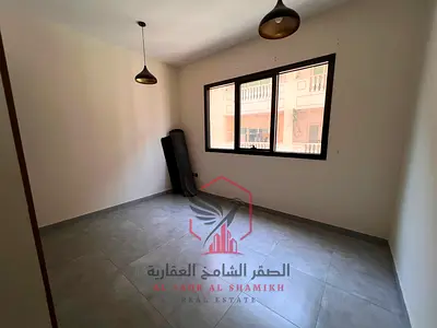 ثاني ساكن باركن مجاني اجمل غرفة وصالة مع خزائن بالحائط تشطيب ممتاز تسهيلات في السداد للايجار في الخان