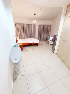 READY TO MOVE FURNISHED MASTER ROOM WITH ATTACHED WASHROOM AVAILABLE IN TECOM 5MIN TO METRO