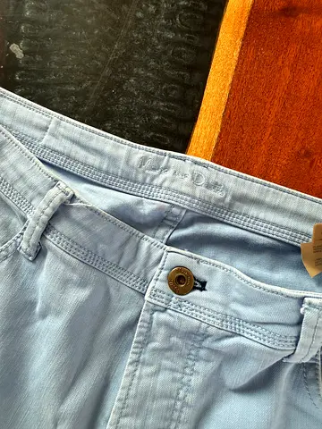 Massimo Dutti - Light blue men’s jeans / casual pants - good condition