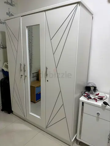 Modern White 3-Door Wardrobe with Mirror