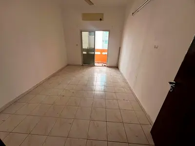 كورنيش عجمان _اتنين حمام _بلكونه اطلاله مفتوحه _اقل الاسعار _الموقع مميز _سكن عائلات