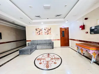 New muwaileh area 1bhk just in 40k with balcony 2washroom wardrobe with parking free