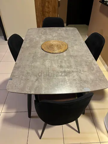 Dinning table with 4 chairs