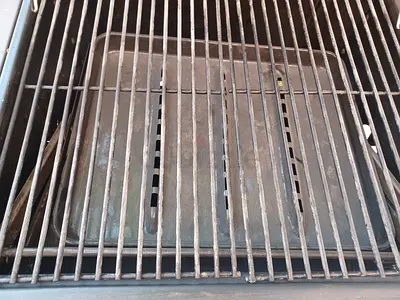 BBQ Grill with Cooking Grate and Tray (charcoal)