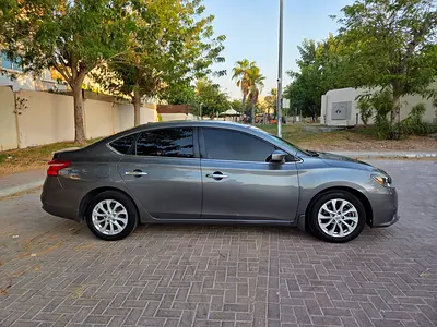 2019 Nissan SENTRA photo 2