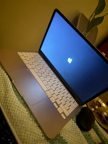Apple MacBook Pro 13-inch (older unibody) - Good working condition