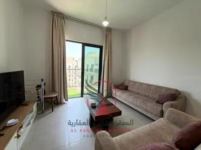 غرفة وصالة مفروشة مع باركن مجانا وإطلالة بحرية وجيم ومسبح مجاني داخل كمبوند جزيرة مريم قرب الخان والتعاون ومخرج دبي بأفضل موقع