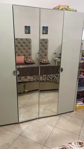 White 4-Door Wardrobe with Mirrored Centre Panels - Good Condition