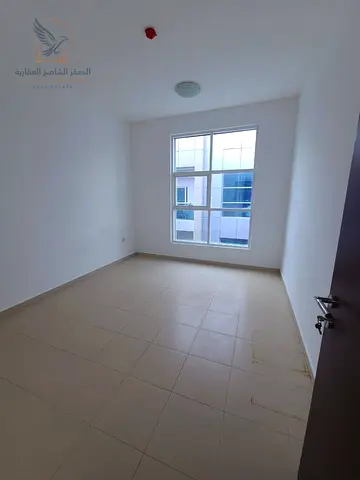 للإيجار السنوي في عجمان في أبراج سيتي  تاور شقة غرفة وصالة  حمامين بلكونة تكيف مركزي تشطيب حديث قريب من الخدمات مع بارك خاص