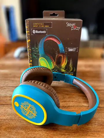 Steelplay Bluetooth Over-Ear Headphones - Teal/Brown, Like new