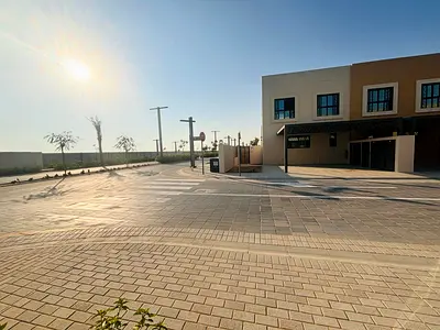 فيلا كورنر أول ساكن للإيجار في مدينة الشارقة المستدامة – سمارت هوم ومجتمع متكامل