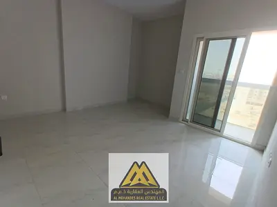 شقه غرفتين و صاله فاخره | الجرف 3 | ايجار سنوي | تكييف مركزي | بلكونه | قريب مخرج دبي و الشارقه