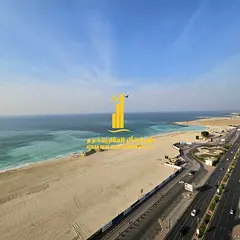 With a sea view, first occupancy, luxurious and elegant two-bedroom apartment with a living room, fu