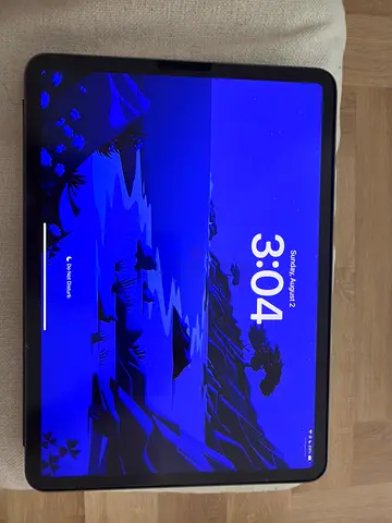iPad Pro 11-inch (with case) - Good Condition