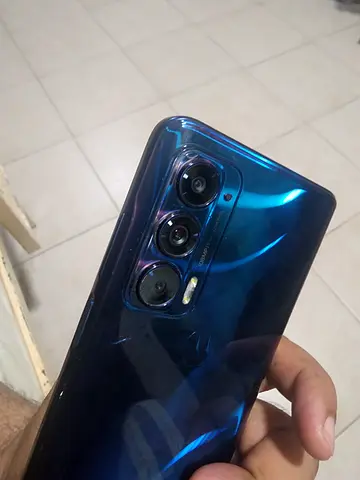 Motorola Edge 5G 2021 Used blue smartphone with triple rear cameras - good condition
