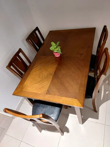 DINING TABLE WITH 6 CHAIRS