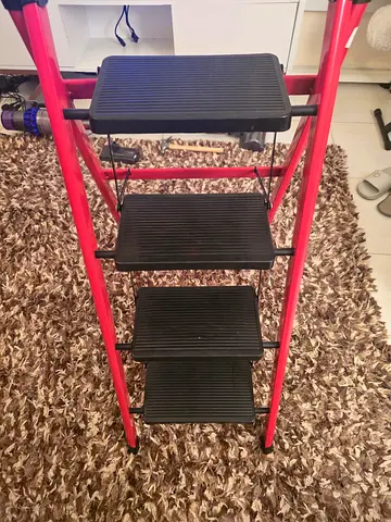 4-step Folding Ladder / Compact Step Stool (Red Frame)
