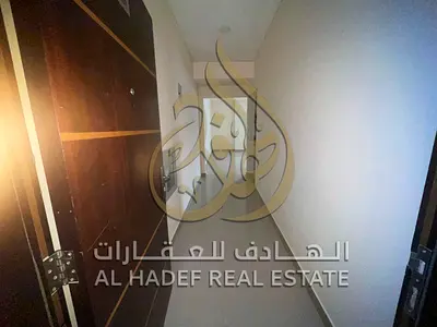 باركينج مجانًا – ثاني ساكن – موزّع بمساحة كبيرة للخصوصية – مطبخ منفصل بمساحة كبيرة جدًا – تكييف وغاز مركزي – نوافذ بإطلالة مفتوحة .