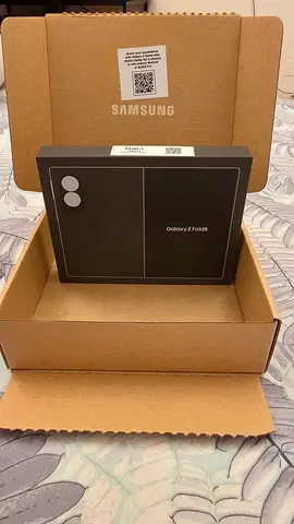 Samsung Fold 8-Graphite-512GB-Samsung store