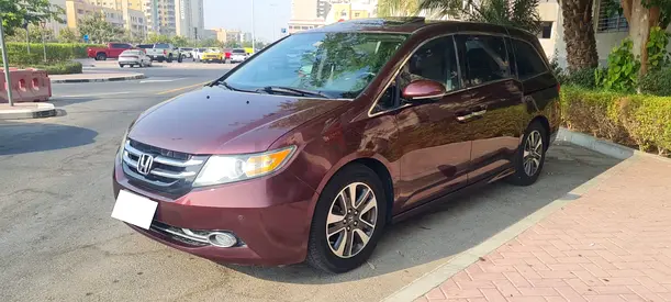 HONDA ODYSSEY 2015 TOURING AL FUTTAIM HONDA SERVICE FAMILY USED SUNROOF LEATHER VERY LOW MILEAGE