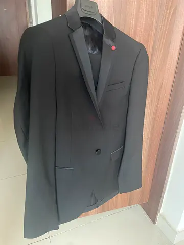 Men’s Tuxedo new with tags 30waist 38/48 jacket