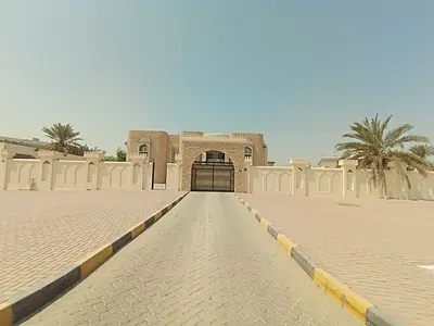 **Commercial & Residential Villa for Annual Rent | Al Falaj, Sharjah** A spacious commercial and residential villa situated in the prestigious