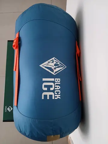 Black Ice Sleeping Bag in Carry Sack - Good Condition
