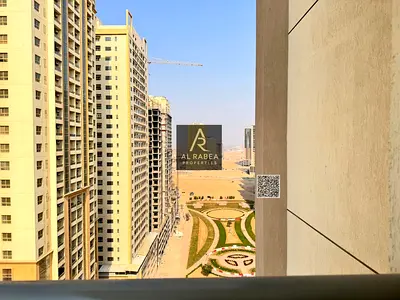 طابق مرتفع + اطلاله مفتوحه + بالتقسيط + تملك حر + بمساحه 1192 قدم + جيم ومسبح وباركن