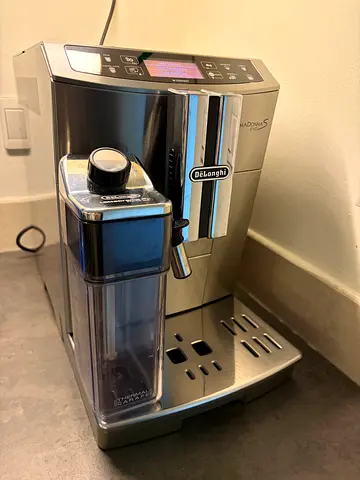 Delonghi Premium Coffee Machine