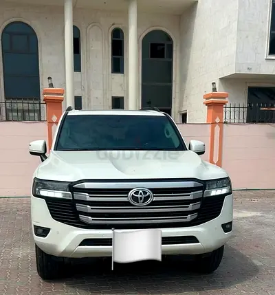 2023 Land Cruiser EXR GCC 1 owner
