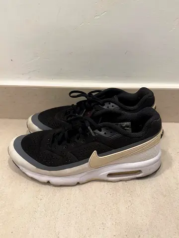 Nike Air Max men's black sneakers, used