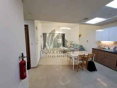 FREE CHILLER // LARGE LAYOUT // FURNISHED 1BEDROOM // NEXT TO BUSSTOP