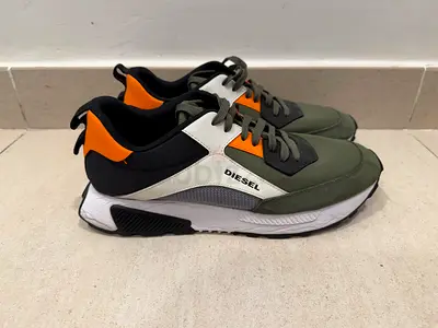 Diesel men's sneakers - green/white with orange accents