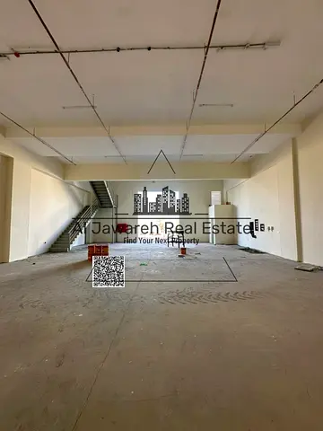 مستودع للإيجار في عجمان – الجرف 3  يتوفر مستودع مميز للإيجار في منطقة الجرف 3 بعجمان، بمساحة إجمالية تبلغ 3,940 قدم مربع، وهو مناسب لمختلف الأنشطة