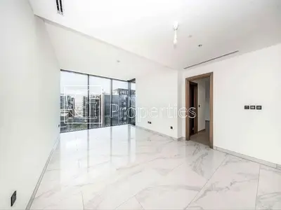 Waterfront 1BR | Stunning Views | Best Deal