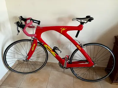 Red Carbon-Style Road Bike Lightweight Frame