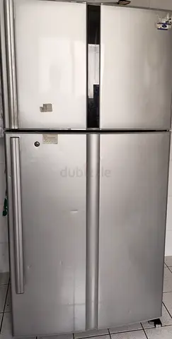 Hitachi refrigerator 610L capacity (double door type)