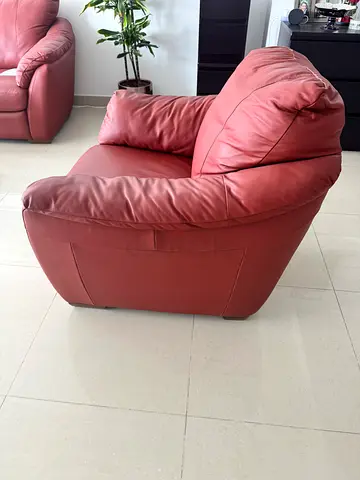 Comfortable used single-seater leather armchair - dusty rose