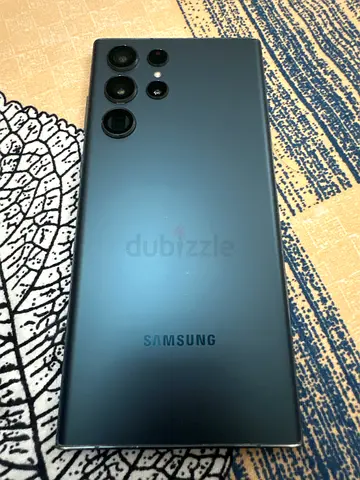 Used Samsung Galaxy S22 Ultra - good screen, minor scratches