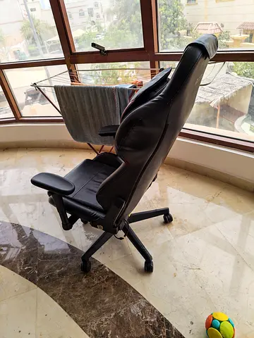 Used Black Ergonomic Leather Office/ Gaming Chair - Good Condition