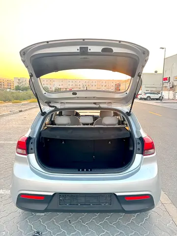 2020 KIA RIO 照片 15