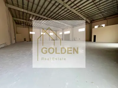 Powered by 200 kVA electricity, with dedicated staff and an administrative office, the warehouse is offered at an exclusive price for the private entrance to the internal road, making it suitable for