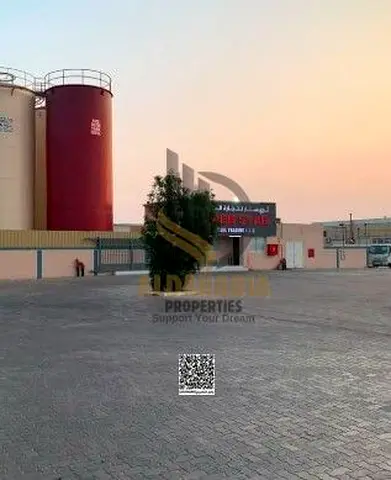 ✔️ Price is Negotiable A rare investment opportunity to acquire a fully equipped industrial yard in one of Ajman's most active industrial districts. S