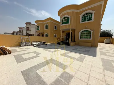 🏡✨ فيلا فاخرة واسعة للبيع في المويهات - عجمان ✨🏡