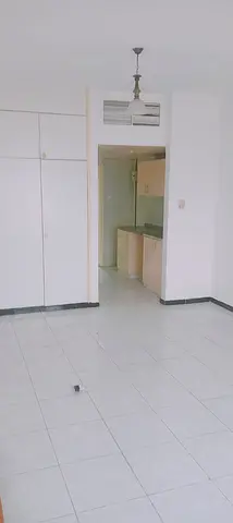 استوديو المجاز2 موقع حيوي وكامل الخدمات باطلاله مفتوحه تكيف مركزي + غاز مركزي
