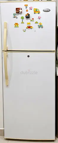 Westpoint Top-Freezer Refrigerator – Separate Fridge and Freezer Compartments